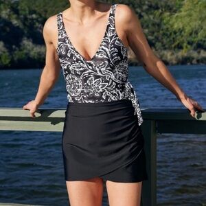 summersalt Black The Ruched Swim Skirt Medium
